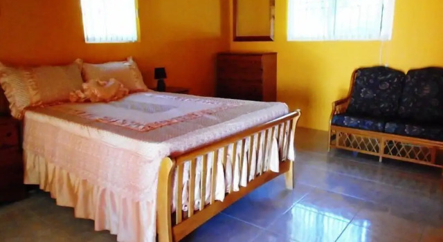 Palm Tree Villas, Boek Pension Whitehouse 