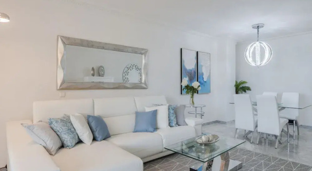 Coral Beach Aparthotel, Забронировать Отель Марбелья Коста-дель-Соль, рядом с Художественный музей Ralli