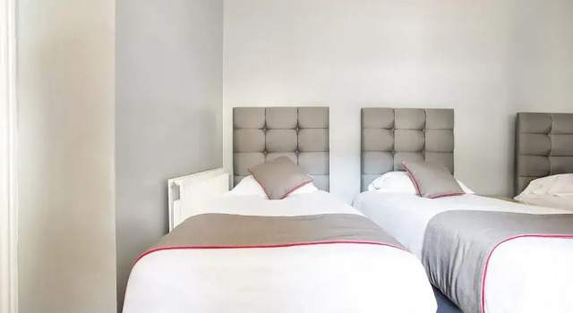 Люкс Deluxe Clifton Mount Hotel