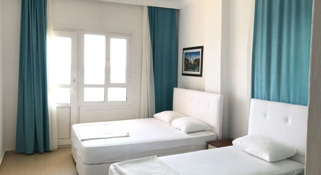 Tayfun Hotel, Rezerwuj Hotel Hotele w Karaburun z parkingiem, Parking