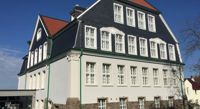 Schulhaus Hotel, Забронировать Отель Швельм Северный Рейн-Вестфалия