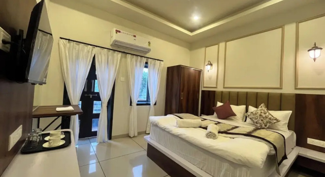 Двухместный номер Deluxe с балконом и с видом на озеро Jeel Pearl Hotel
