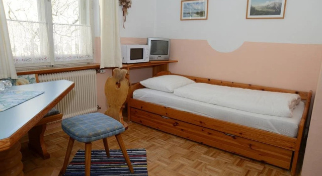 Pension Sonnenheim inkl ZomerKärntenCard, Забронировать Апартаменты/квартира Отели Гмюнд-ин-Кернтен с парковкой, Парковка