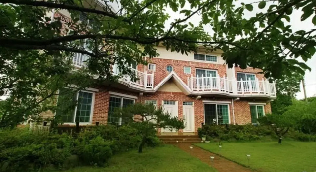 Sokcho The Palace Pension, Boek Hotel Hotels in Gangwon-Do met parkeren, Parkeren