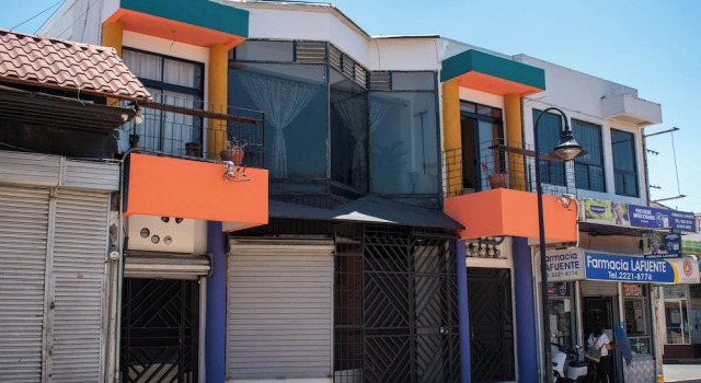 Lolas, Rezervați Hostel San Jose De La Montana 