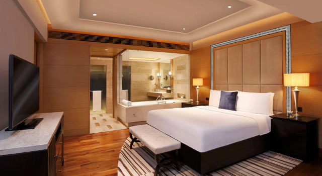 The Leela Ambience Gurugram Hotel & Residences - The Luxury Urban Sanctuary, Забронировать Отель Отели Гургаон по системе «всё включено», рядом с DLF Cyber City, Всё включено