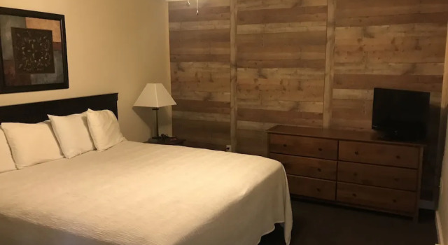 Четырёхместный полулюкс Carriage House Country Club