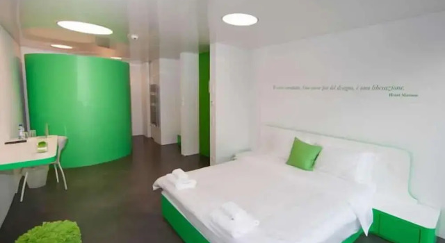 Chromotel