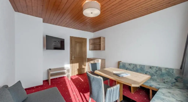 Люкс с 2 комнатами HOTEL Burgstein alpin & lifestyle