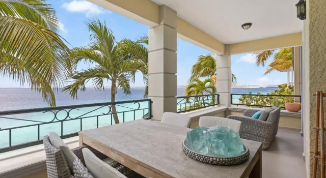 Люкс The Bellafonte - Luxury Oceanfront Hotel