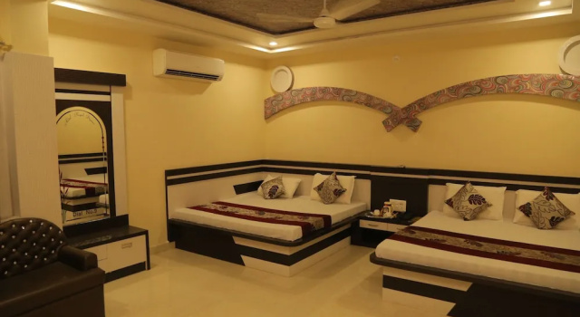 Четырёхместный номер Deluxe c 1 комнатой Hotel Royal Ajmer