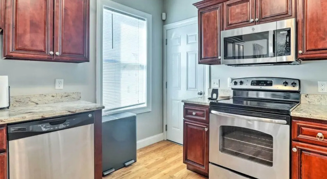 Апартаменты с 2 комнатами Providence Apartment 1 Mi to Brown University