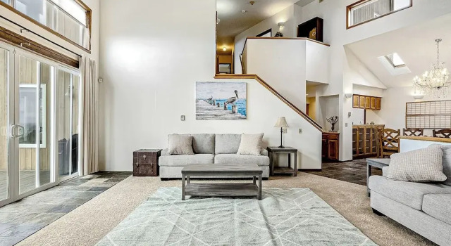 Коттедж 4BR Oceanfront Oasis w/ Patio, Views & Games