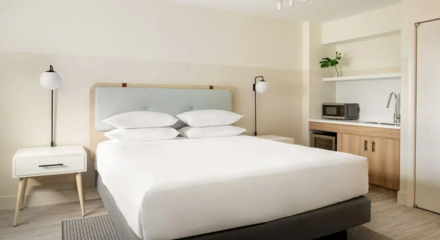Hampton by Hilton Grand Cayman Seven Mile Beach, Prenota Hotel George Town Grand Cayman