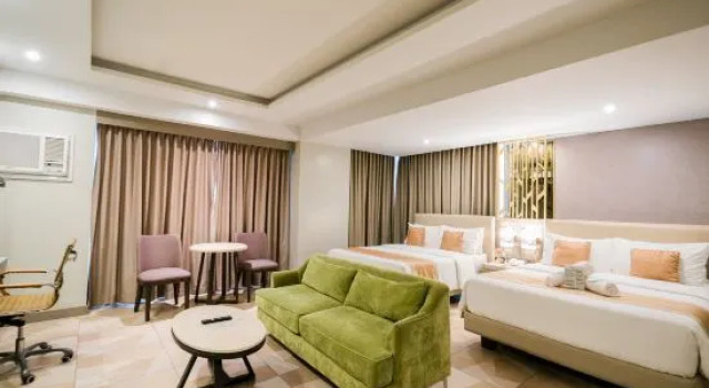Полулюкс Zuri Hotel