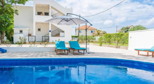 Apartments Marina, Забронировать Апартаменты/квартира Бибинье Задарская жупания, рядом с Пляж Бибиньски Мликарич