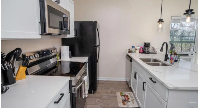 Апартаменты Adorable 2BR Guesthouse Close to Riverwalk and DT