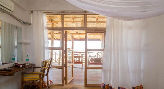 Двухместный номер Superior с балконом и с видом на море Ziwa Beach Resort