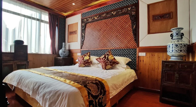 Люкс Luxury Yangshuo Li River Lodge