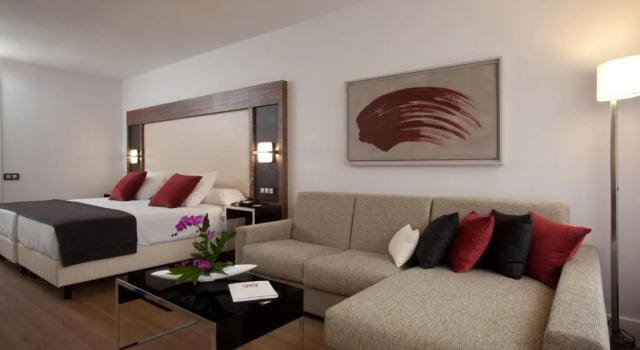 Двухместный номер Deluxe Madrid Marriott Hotel Princesa Plaza