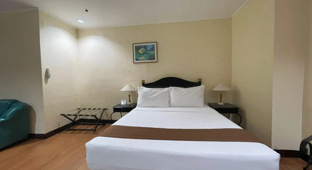 Полулюкс Golden Peak Hotel & Suites powered by Cocotel