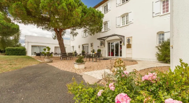 Standart üç kişilik oda Hôtel des Chateaux