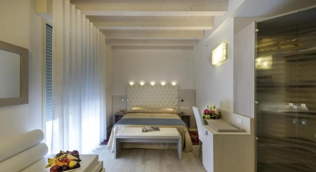 Полулюкс Hotel Hollywood***S