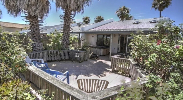 The Campeche Town House 2 Bedroom Townhouse by RedAwning