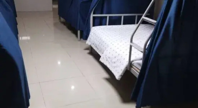 Кровать в общем номере (мужской номер) Xingxing Boutique Apartment