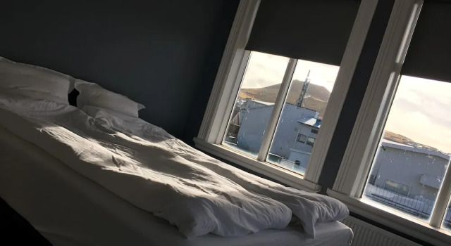Guesthouse Hóll, Book Hotel Heimaey Island