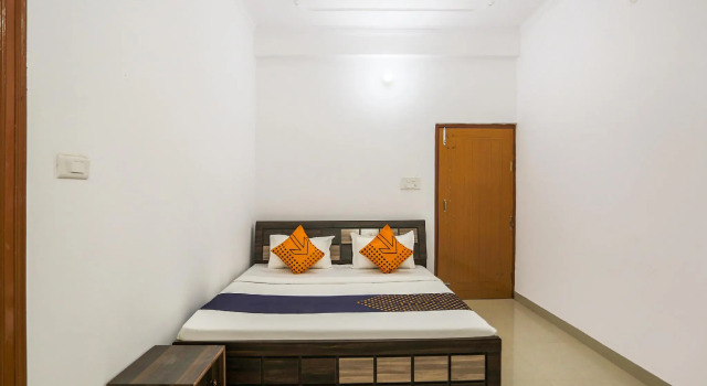 SPOT ON 74038 Shree Palace, Забронировать Отель Отели Лакхнау 3 звезды, 3*