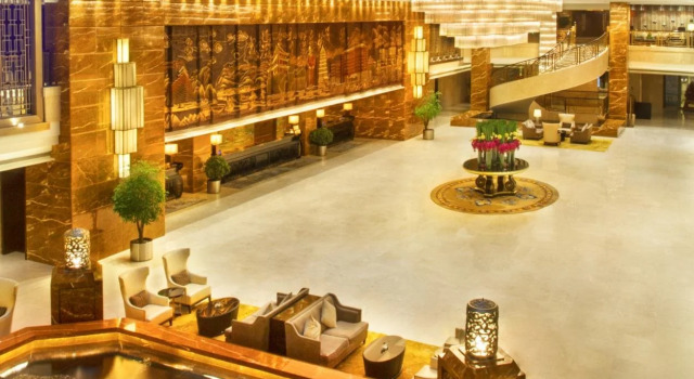Tanglong International Hotel, Rezerwuj Hotel Hotele w Yanta z basenem, Basen