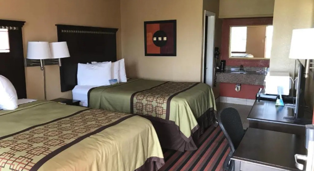 Четырёхместный номер Standard Days Inn by Wyndham Corpus Christi Beach