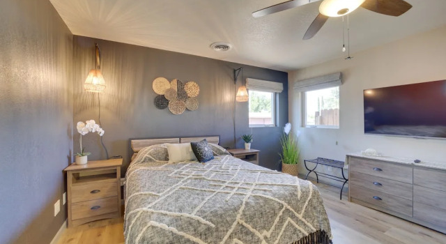 < 1 Mi to Dtwn: Home w/ Deck in Clarkdale!, 预订 度假屋 Clarkdale Verde Valley Wine Country
