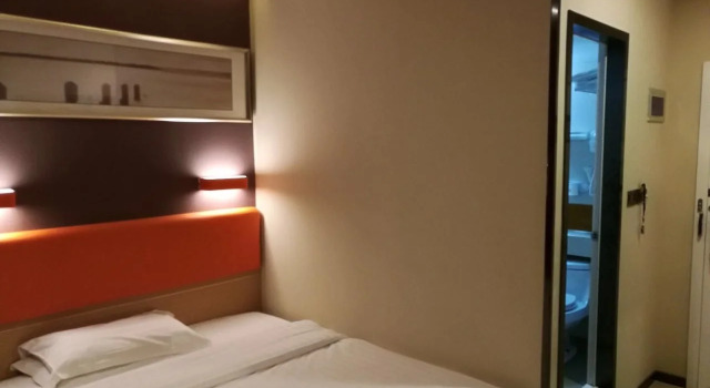 7 Days Premium·LanZhou University of Finance and Economics, Book Hotel Lanzhou Gansu