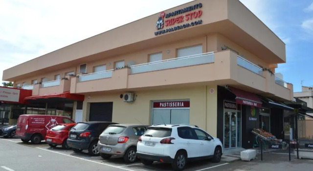 Residencial Super Stop Cases Torre Valentina, Rezervați Hotel Hoteluri în Calonge cu parcare, Parcare