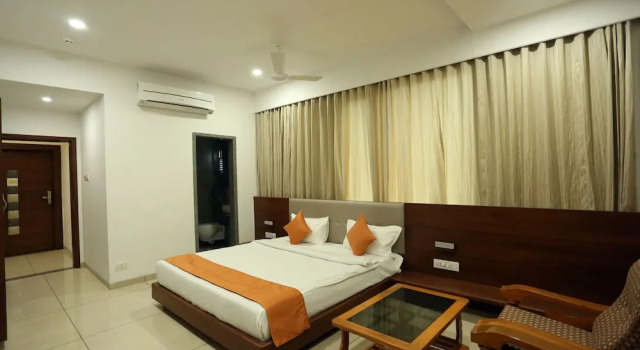 Номер Executive Hotel Avista - Unmarried Couples and NRI not allowed