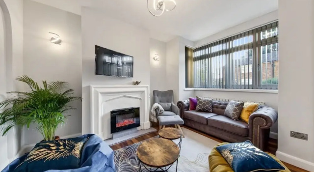 Коттедж Home Away From Home With an Indoor Fireplace!