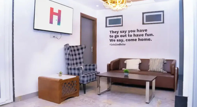 Housr Sector 43 Gurgaon Global FoyerMall, Забронировать Отель Отели Гургаон с завтраком, рядом с Улица Гольф-Корс-роуд, Завтраки