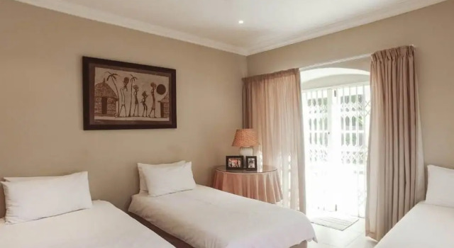 Signature Guesthouse Florida - Health Precautions Implemented, Забронировать Отель СПА-отели Дурбана, рядом с Музей Килли Кэмпбелл, SPA-услуги