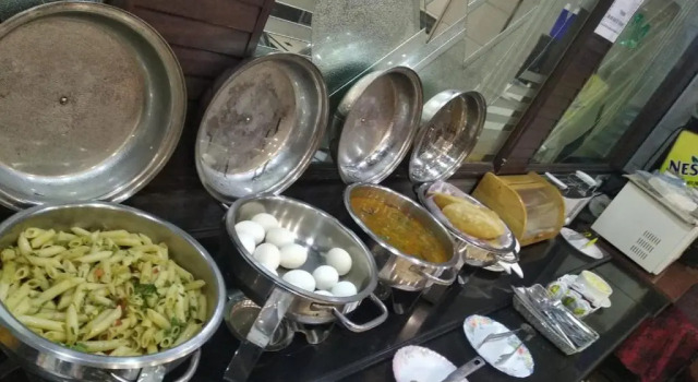 Двухместный номер Standard Hotel Amar Inn by Quadis - Lajpat Nagar