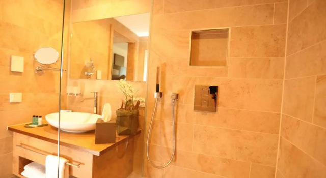 Семейный номер Standard с видом на озеро PETERS Hotel & Spa