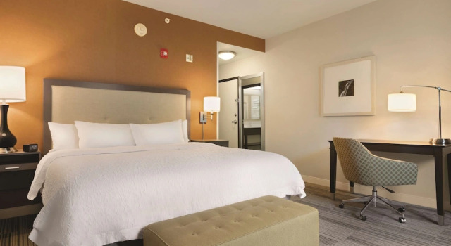 Двухместный номер Standard с балконом Hampton Inn & Suites - Roanoke-Downtown, VA