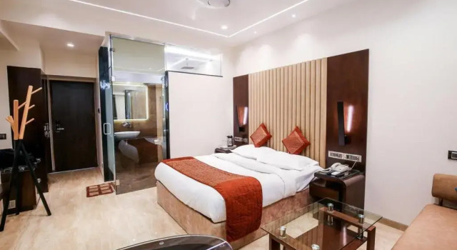 Hotel Royal Palace Jalgaon, Забронировать Отель Отели штата Махараштры 3 звезды, 3*