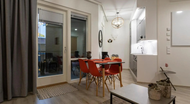 Tuomas´luxurious suites, Koivu, Забронировать Отель Рованиеми Лапландия, рядом с Rovaniemi Church