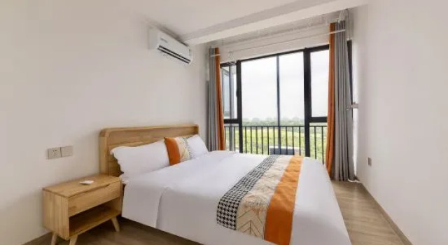 Люкс Luxury Guanjia Holiday Apartment (Haikou Mission Hills New Town Duty Free Shop)