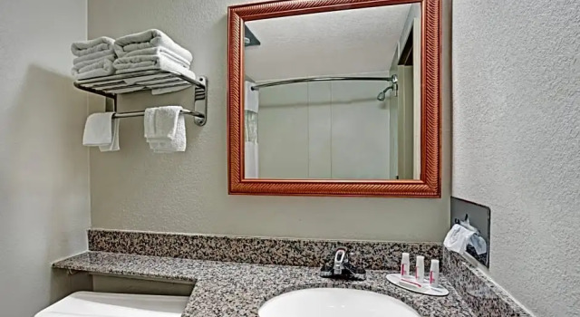 Двухместная студия Travelodge by Wyndham Iowa City
