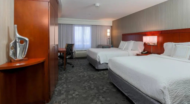 Четырёхместный номер Standard Courtyard By Marriott Las Vegas Stadium Area