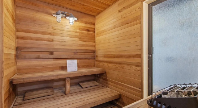 Коттедж с 6 комнатами с балконом Manu Kai - Beachfront House With Private Pool And Hot Tub 6 Bedroom Home by RedAwning