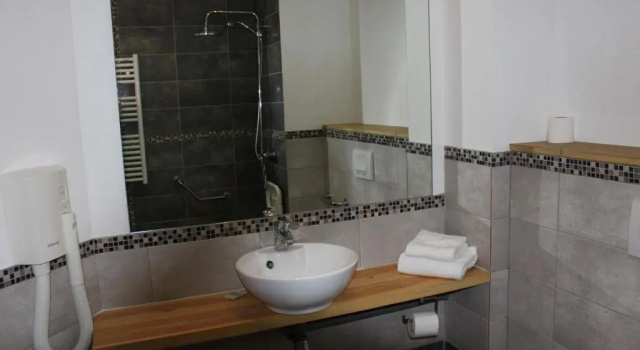 Трёхместный номер Standard LOGIS Hôtel & Restaurant - Le Manoir de Gavrelle